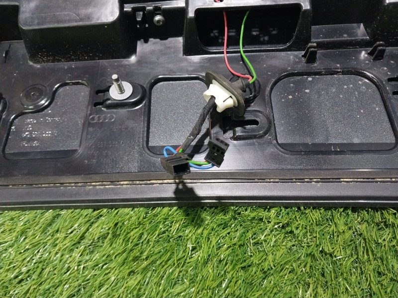 Спойлер (дефлектор) крышки багажника