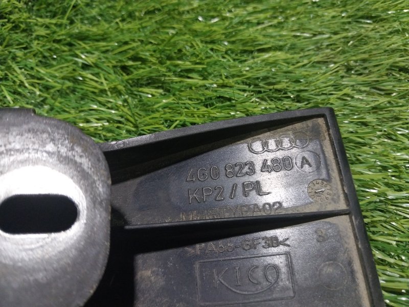 Крючок капота