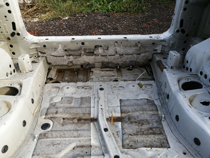 Кузовной элемент