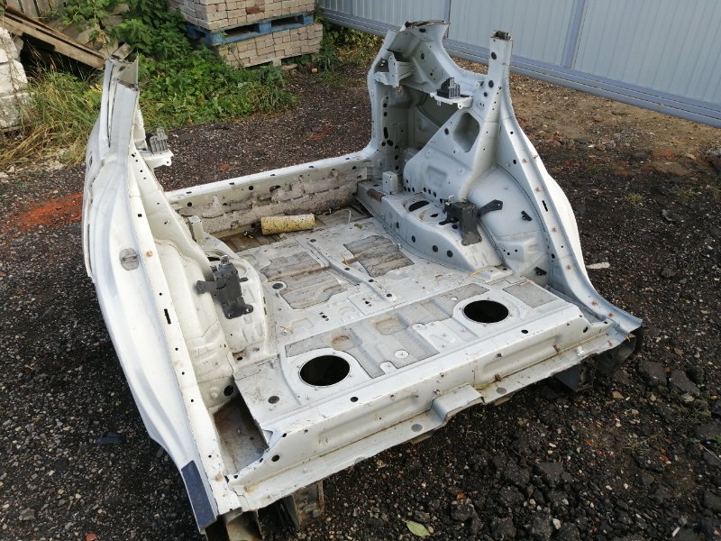 Кузовной элемент