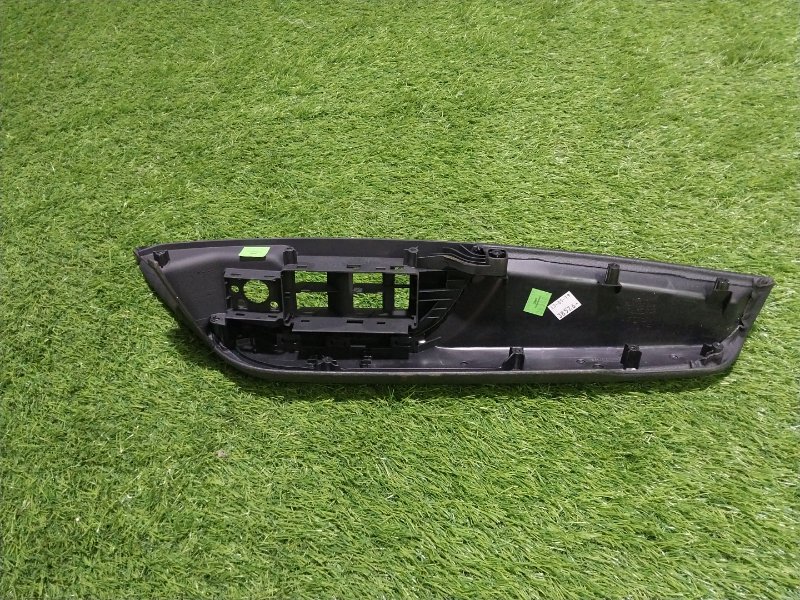 Подлокотник