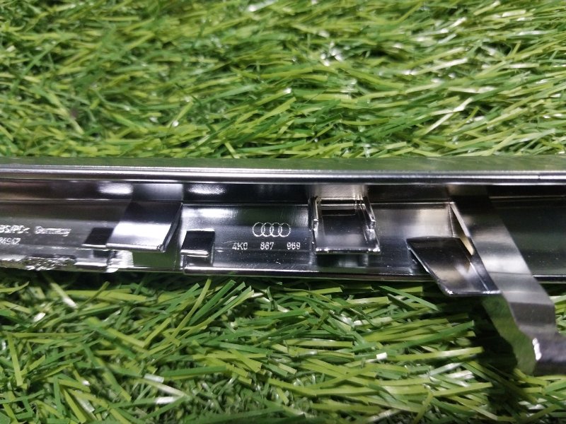 Накладка двери задней левой