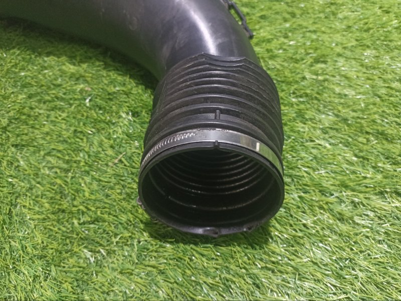 Патрубок воздушного фильтра