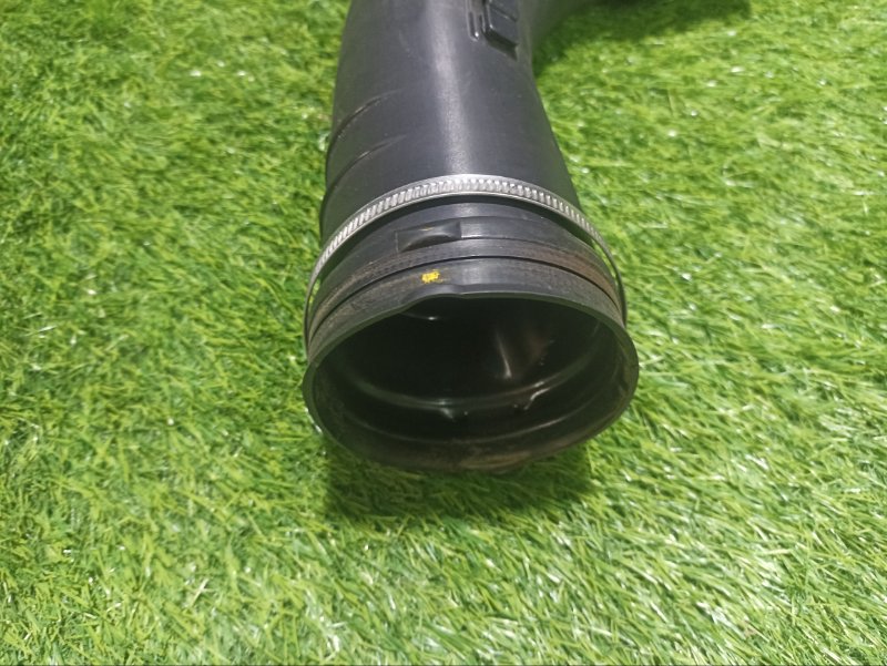 Патрубок воздушного фильтра