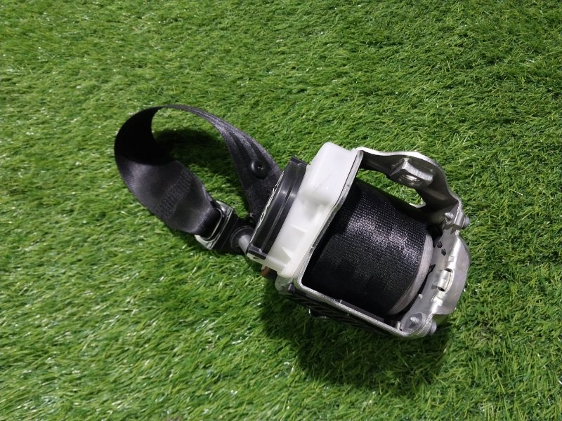 Ремень безопасности