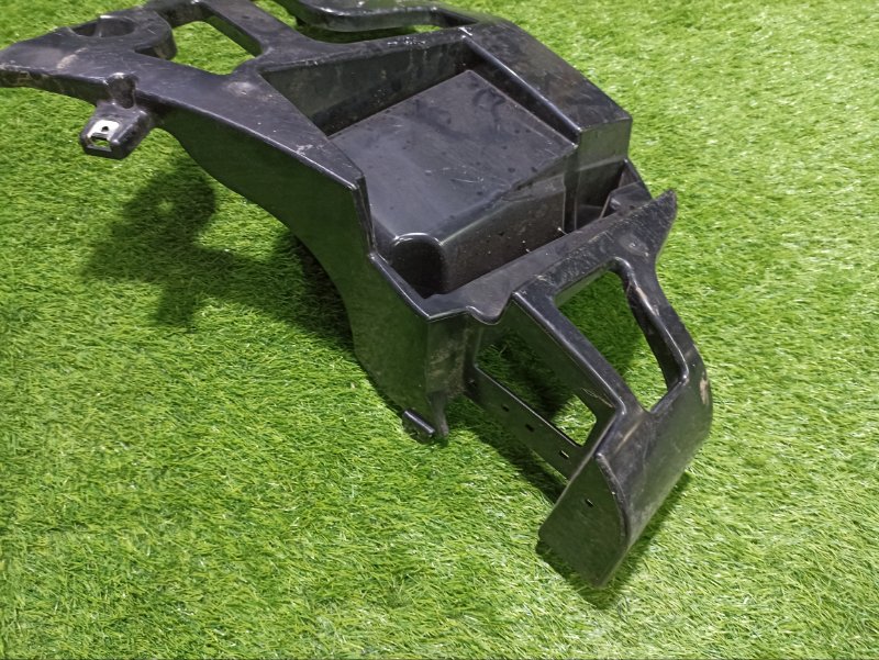 Кронштейн заднего бампера левый