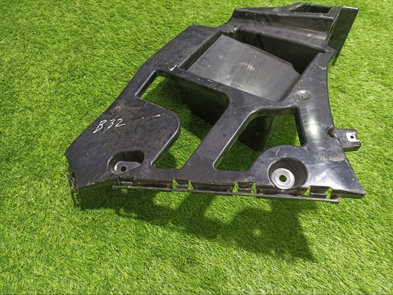 Кронштейн заднего бампера левый