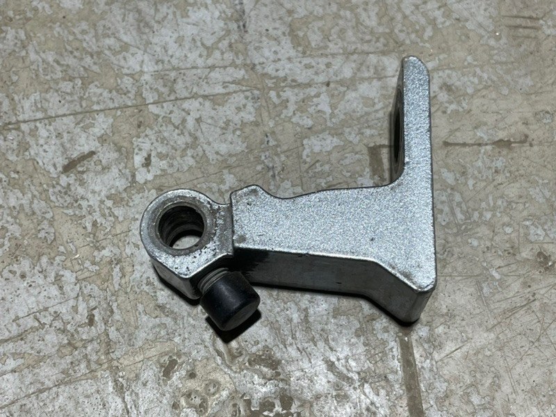 Петля двери