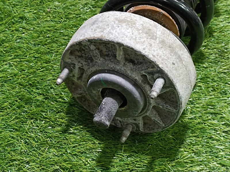 Амортизатор передний правый