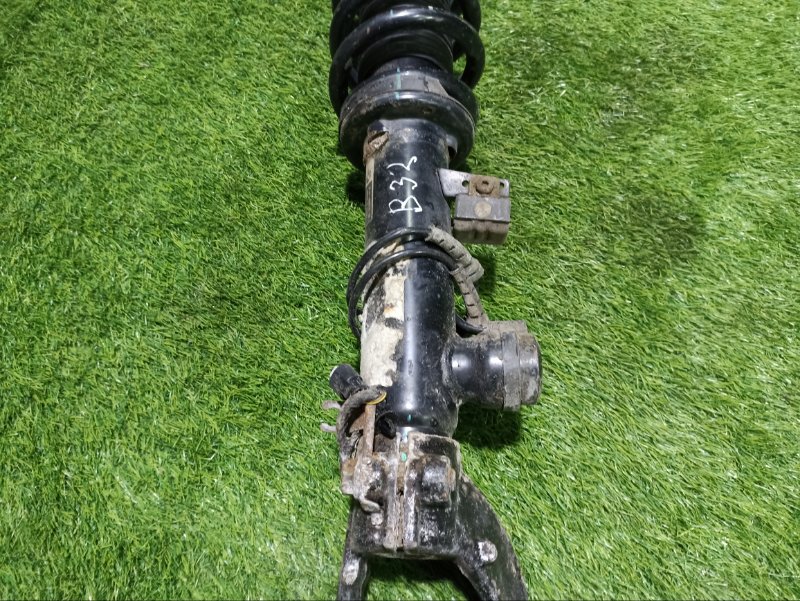 Амортизатор передний правый