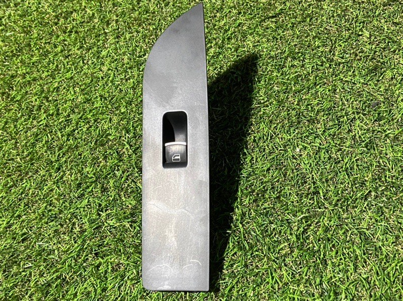 Кнопка стеклоподъемника