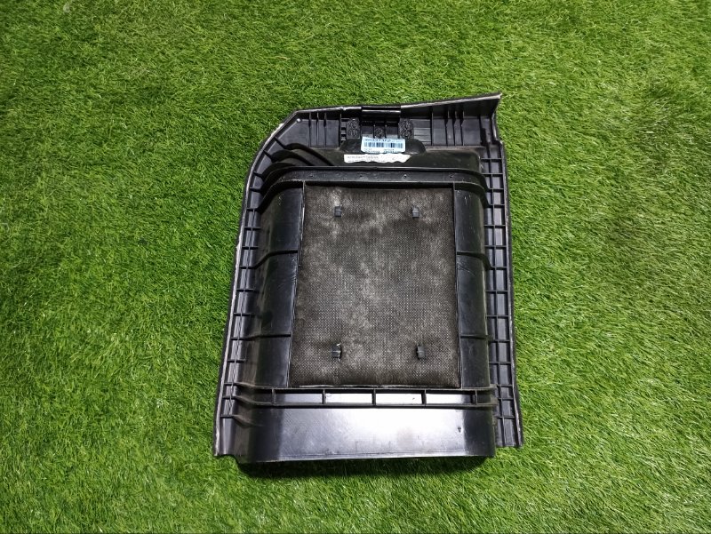 Обшивка багажника