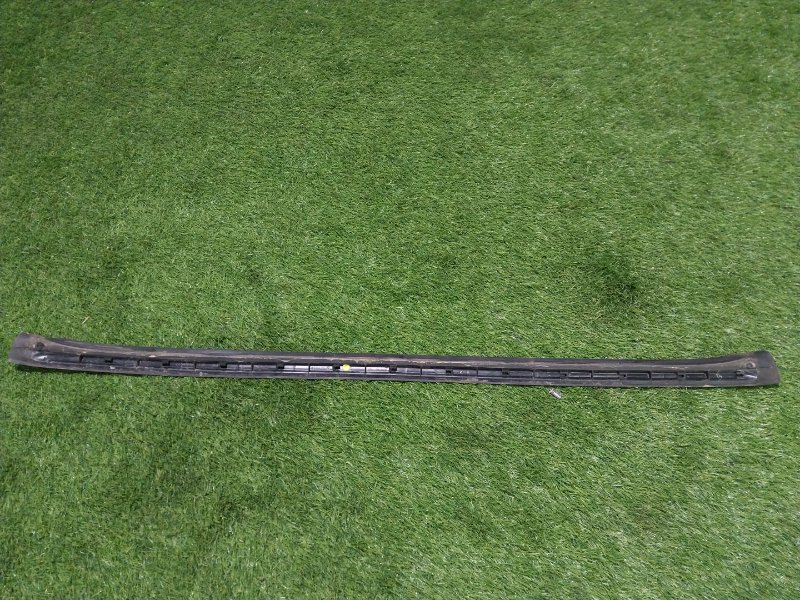 Накладка крышки багажника