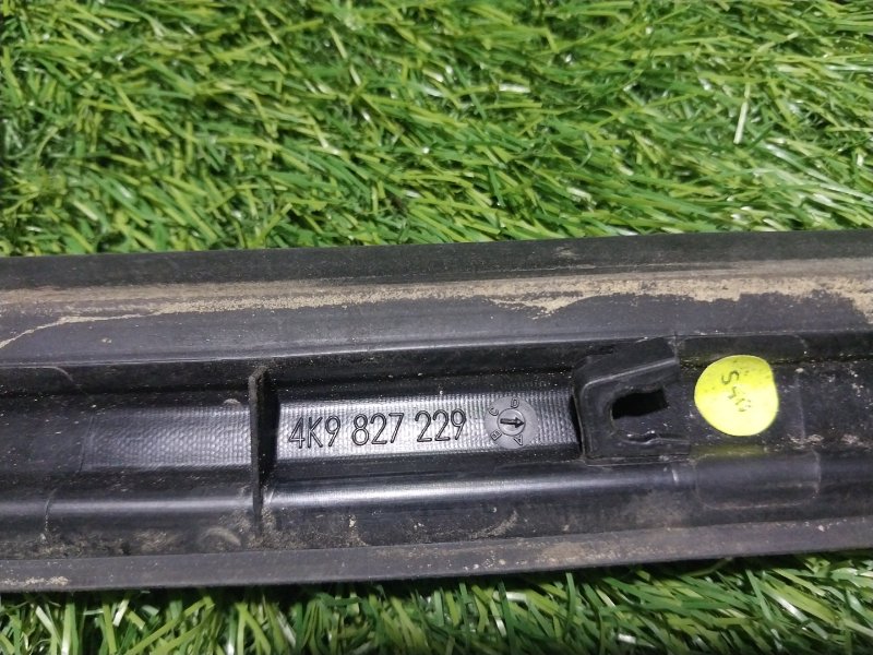 Накладка крышки багажника