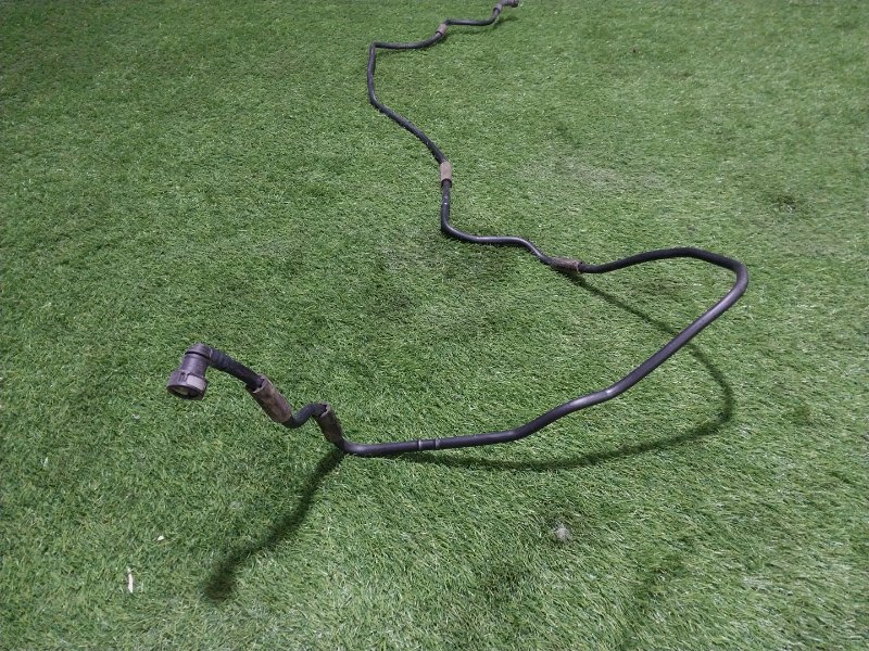 Трубка топливная