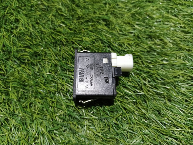 Гнездо AUX / USB IN