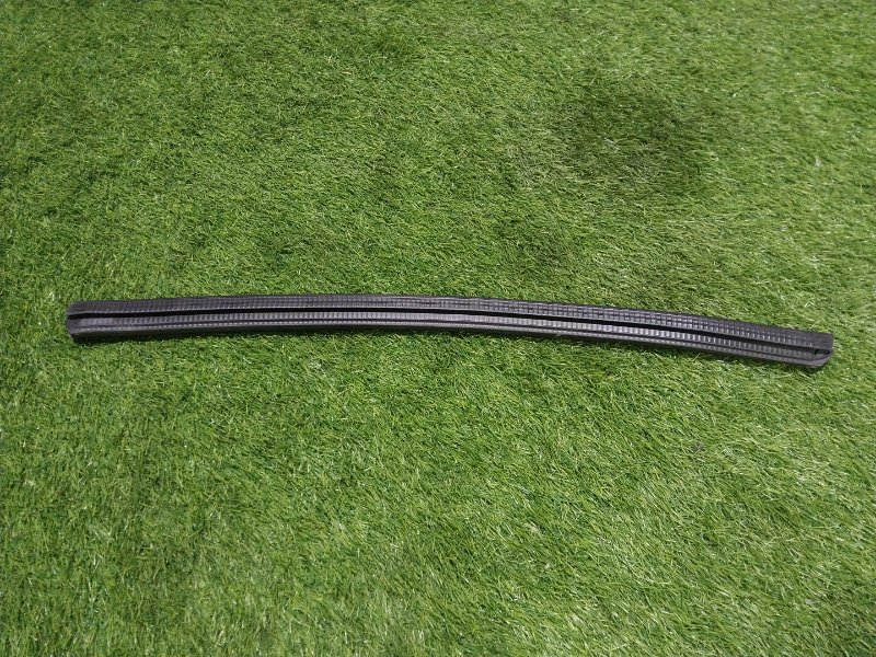 Уплотнитель стекла двери