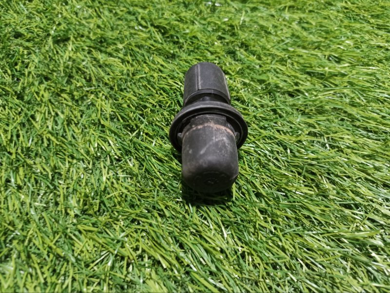 Отбойник крышки багажника