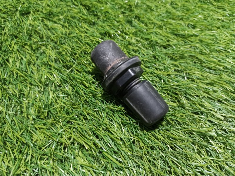 Отбойник крышки багажника