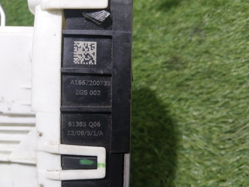 Замок двери передней левой