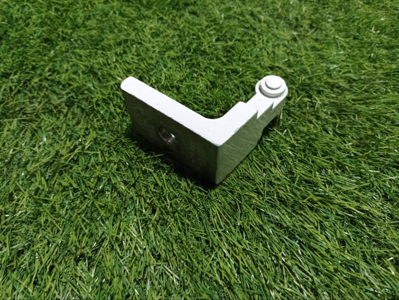 Петля двери