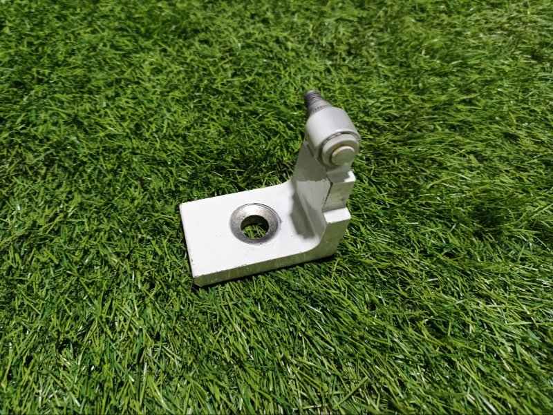 Петля двери