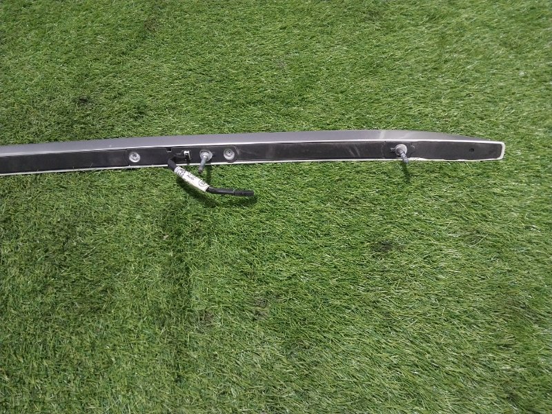 Рейлинг (релинг) левый (планка на крышу)