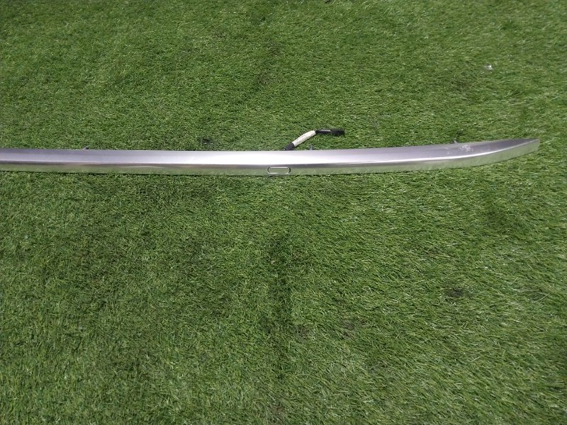 Рейлинг (релинг) левый (планка на крышу)