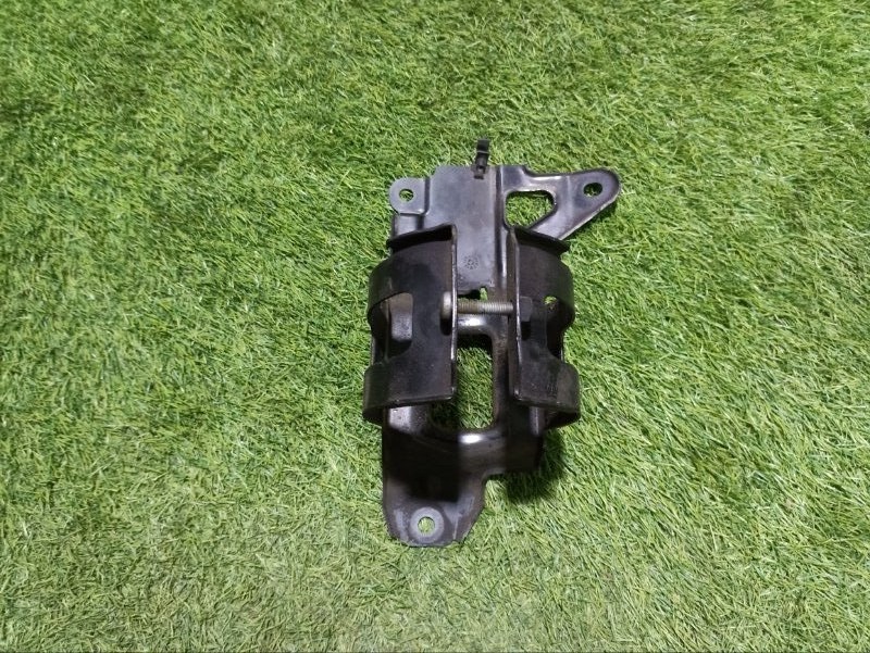 Кронштейн топливного фильтра