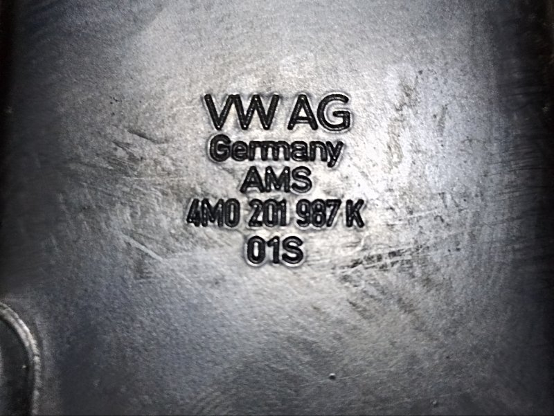 Кронштейн топливного фильтра