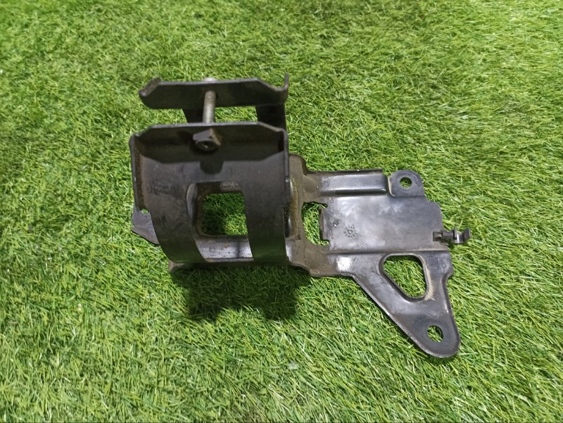 Кронштейн топливного фильтра