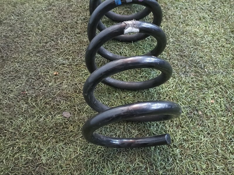 Пружина передняя