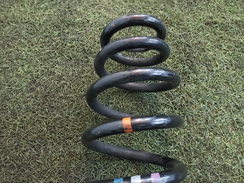 Пружина передняя