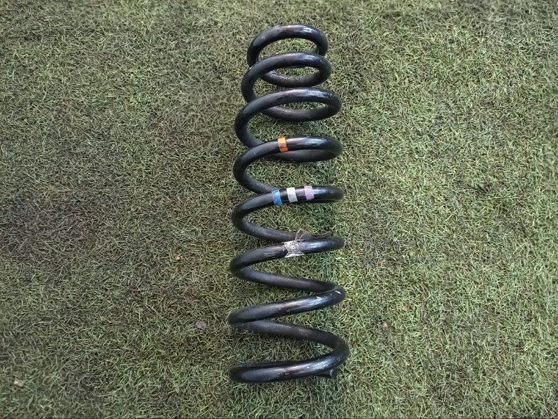 Пружина передняя