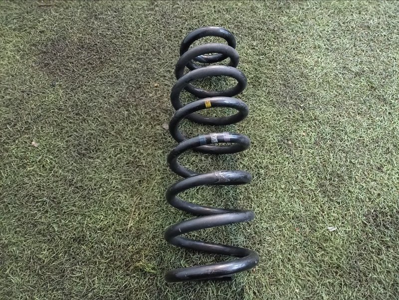 Пружина передняя