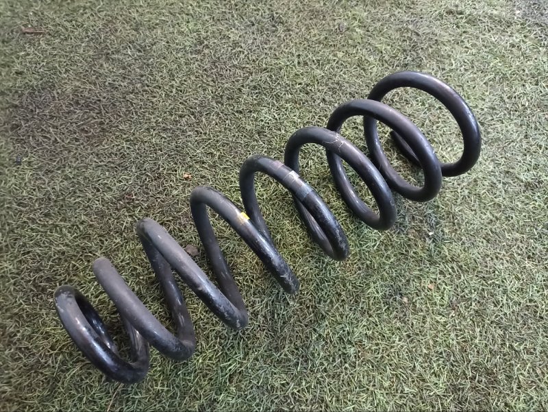 Пружина передняя