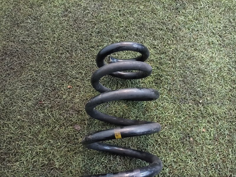 Пружина передняя