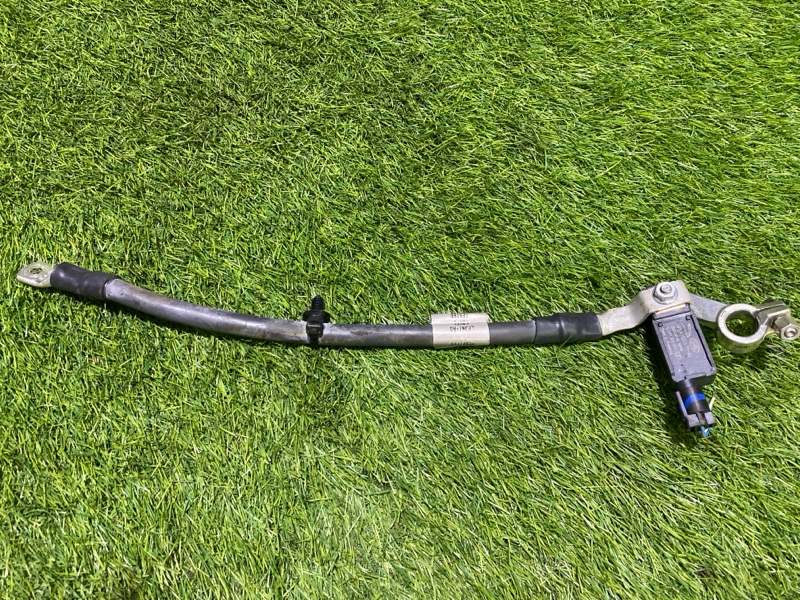 Клемма аккумулятора -