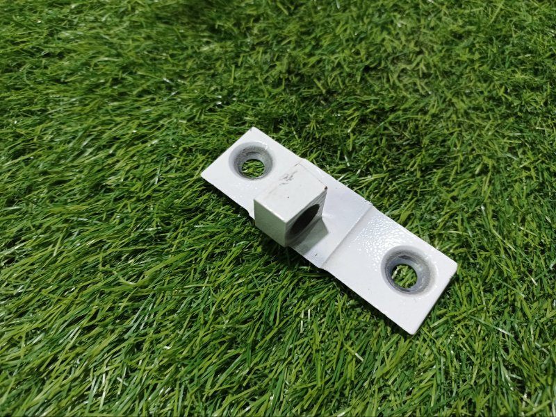 Петля двери передней правой нижняя