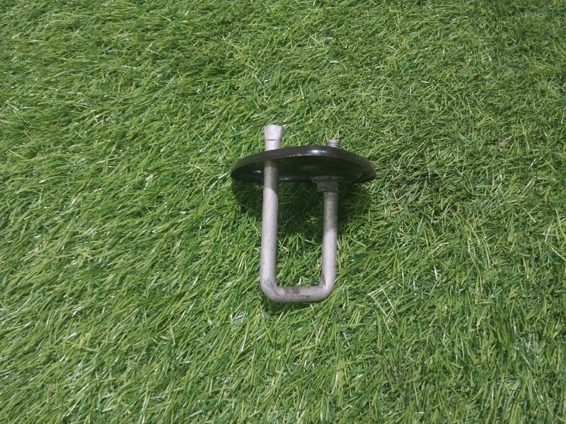 Крючок капота