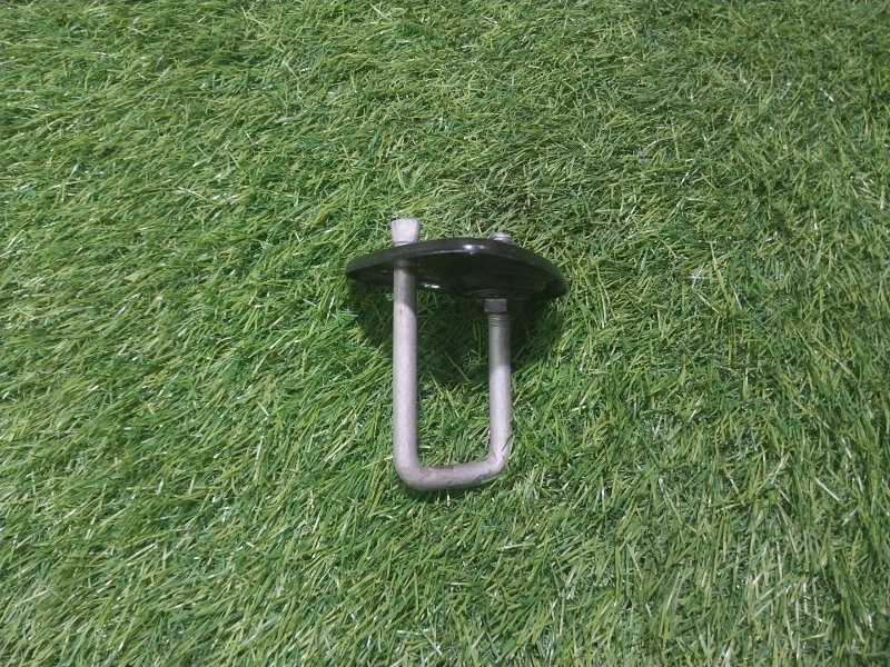 Крючок капота