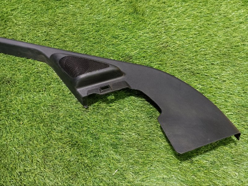 Накладка двери передней левой