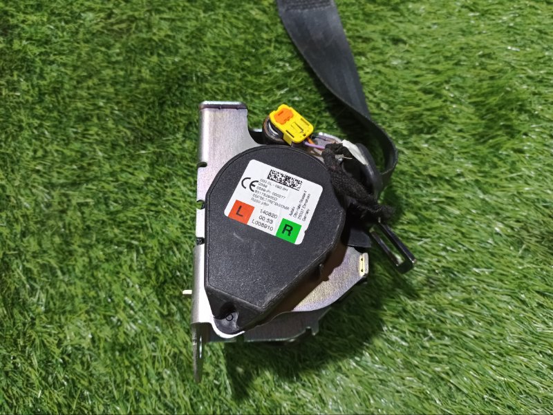 Ремень безопасности