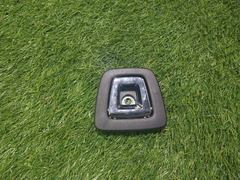 Петля двери багажника