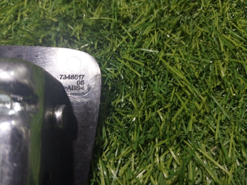 Петля двери багажника