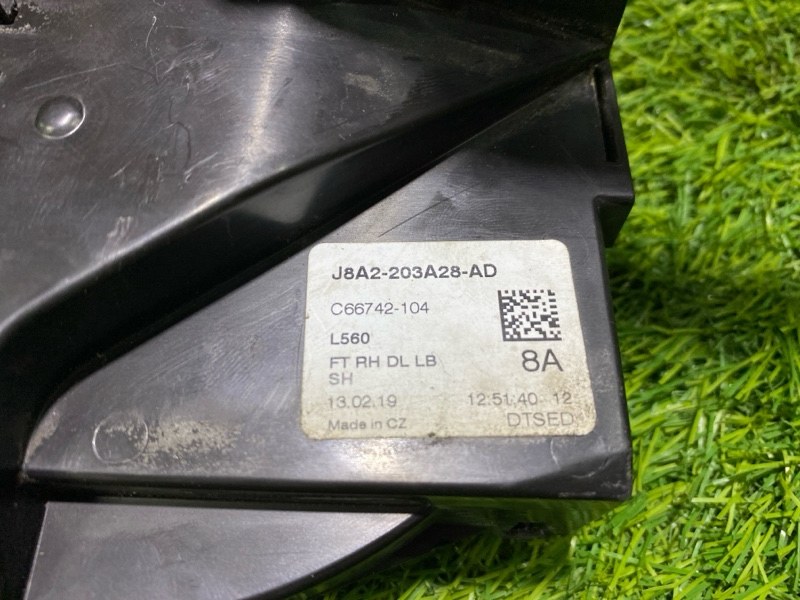 Замок двери передней правой