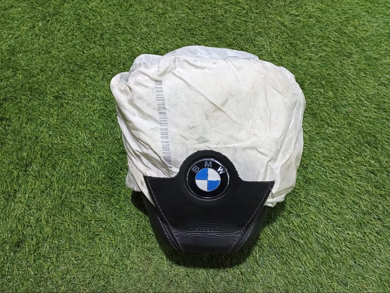 Подушка безопасности в рулевое колесо