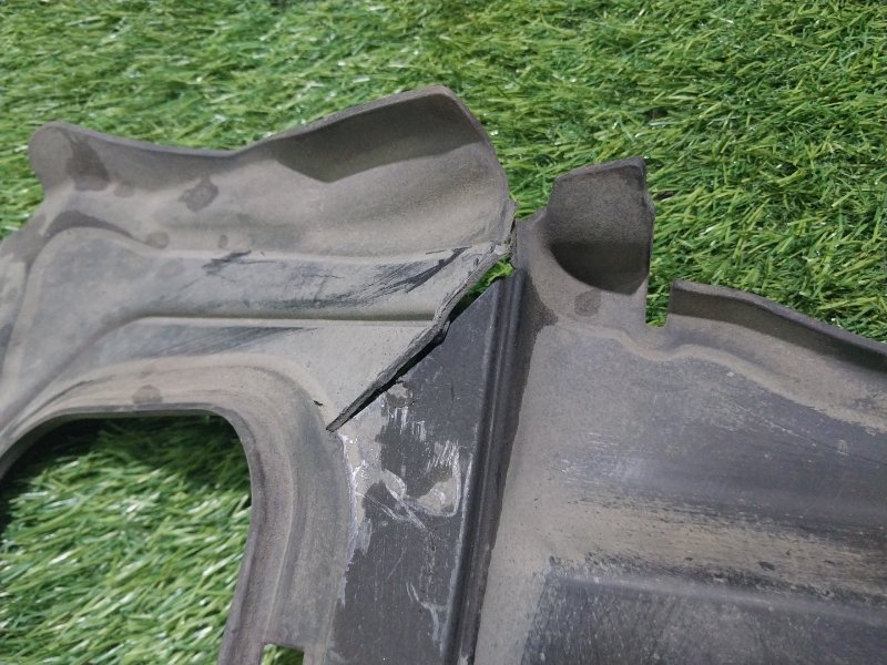 Дефлектор воздушный радиатора