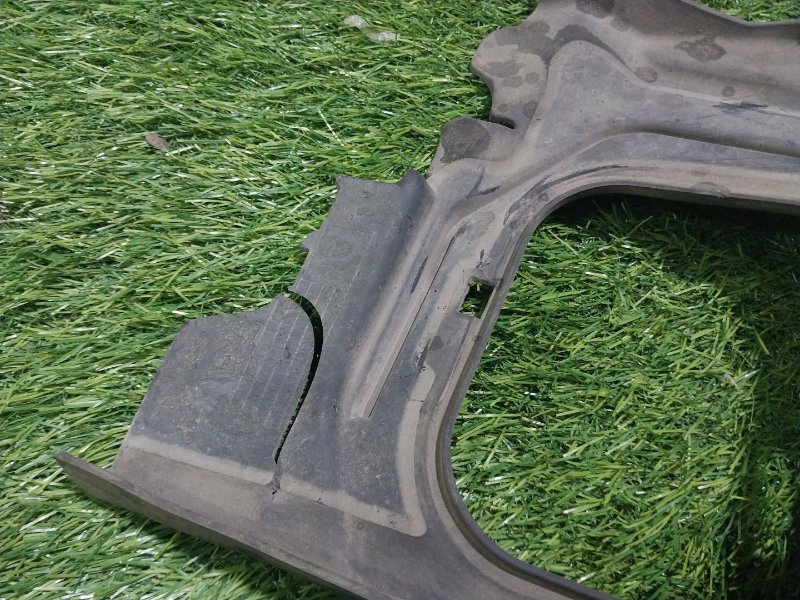 Дефлектор воздушный радиатора