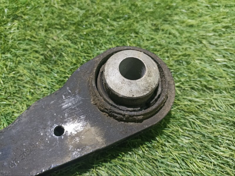 Рычаг задний